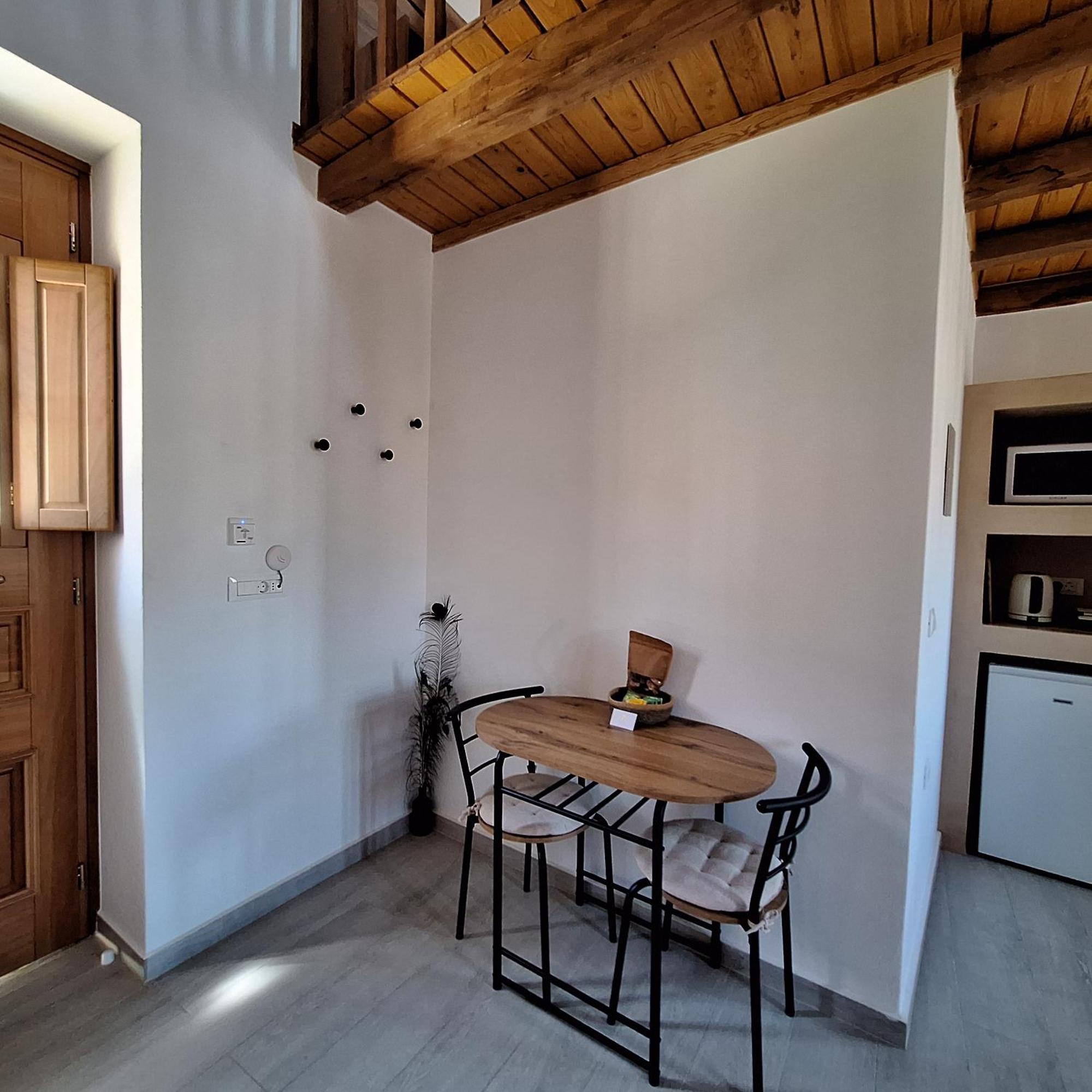 To Pefko - Mezzanines - Apartment Meyísti Екстериор снимка